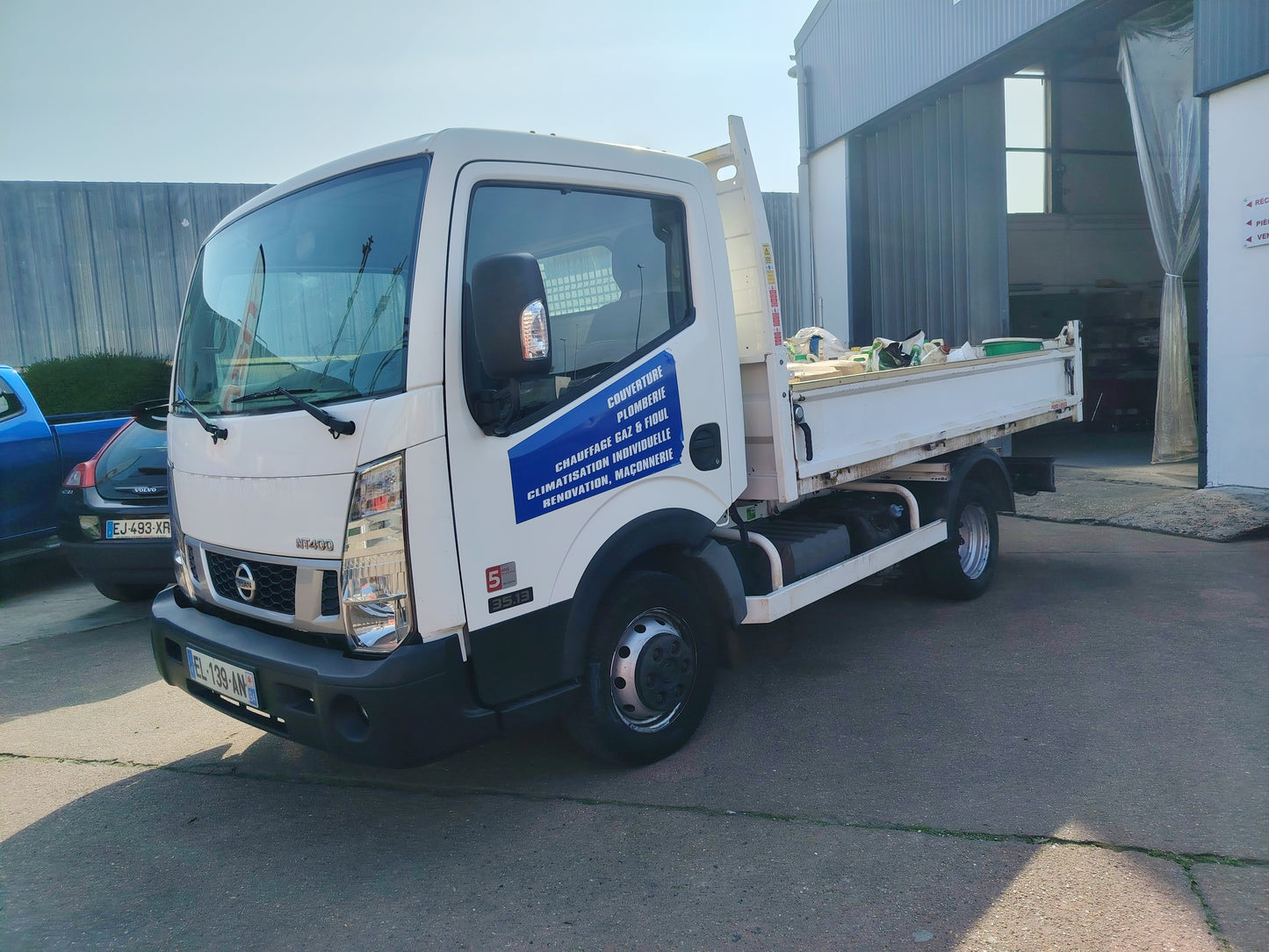 Camion Nissan cabstar nt 300 euro 6 diesel benne basculante cabreta